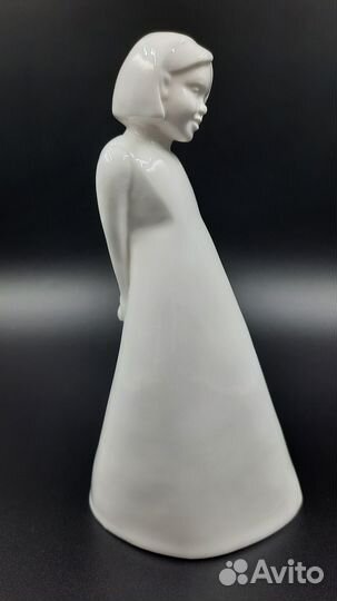 Coalport. Винтажная статуэтка Мой маленький ангел»