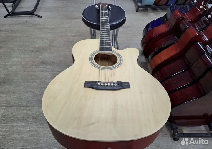 Акустическая гитара