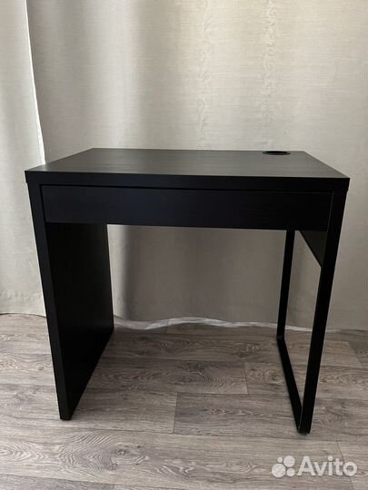 Письменный стол IKEA