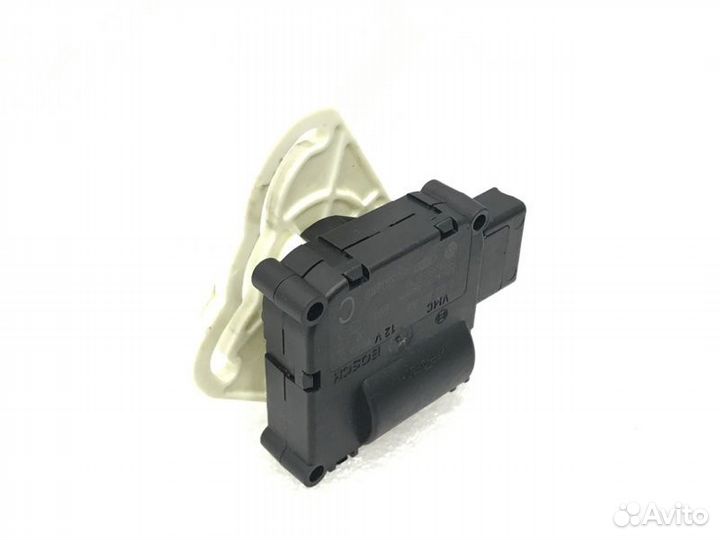 Моторчик заслонки отопителя Audi A8 D3 BVJ 2008