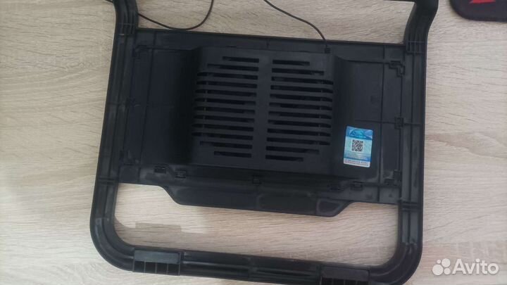 Охлаждающая подставка для ноутбука