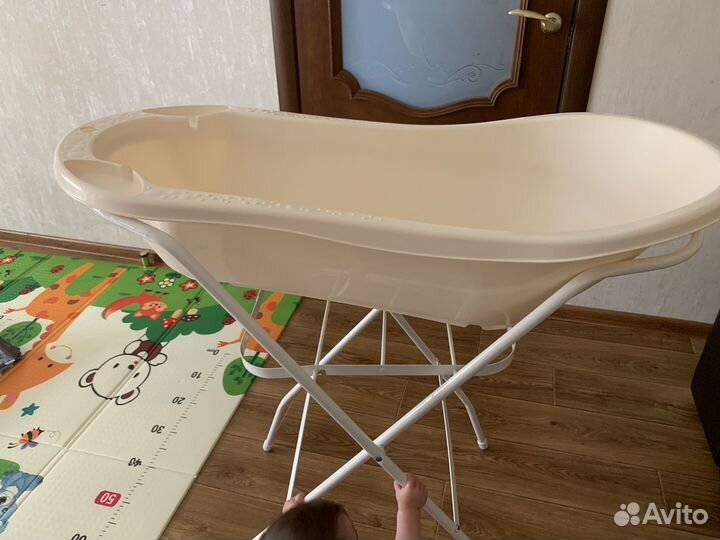 Ванночка для купания с подставкой