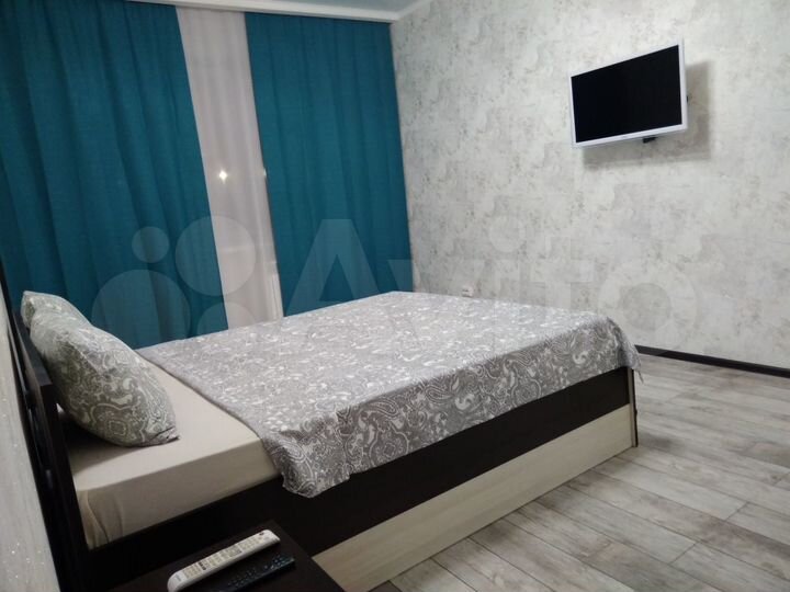 1-к. квартира, 42 м², 1/15 эт.