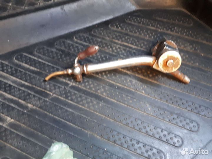 Кран для подачи имульсии