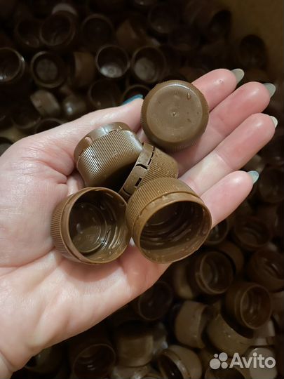 Крышки пластиковые для бутылок