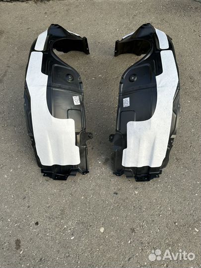 Передние подкрылки на Toyota Camry 50/55