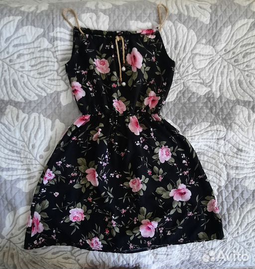 Платья женские 42 44