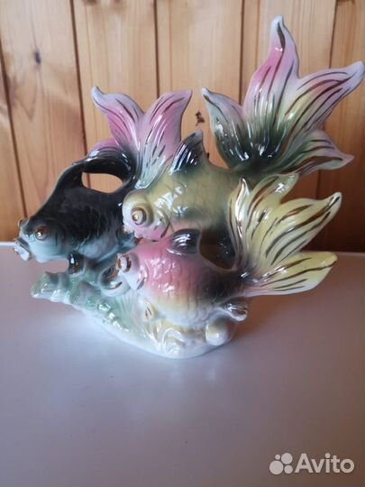 Фарфоровая статуэтка с рыбками