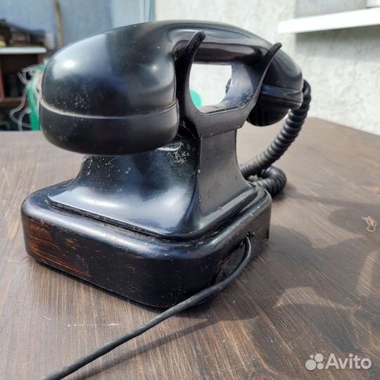 Старинный телефон