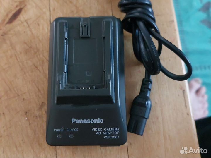 Зарядное устройство для видеокамеры ,Panasonic