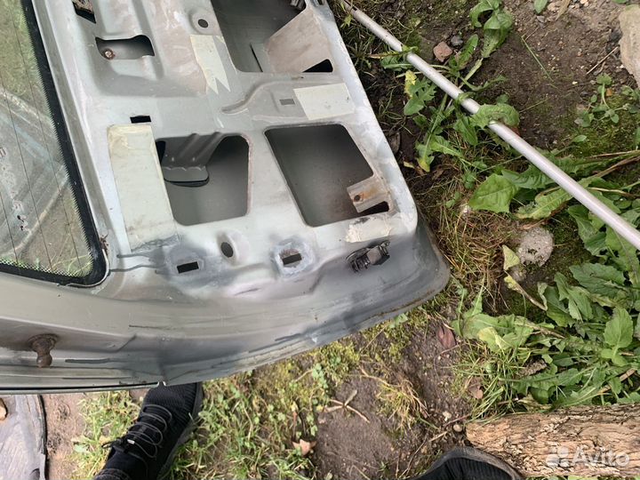 Крышка багажника Ford Mondeo 3