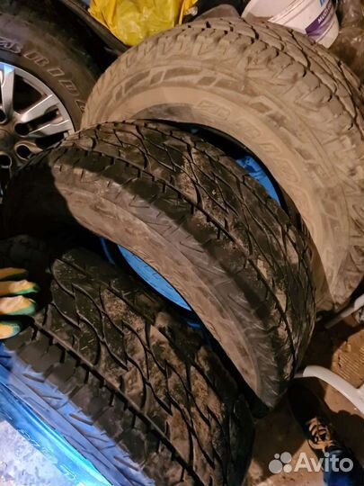 Bridgestone Dueler A/T 697 265/70 R16