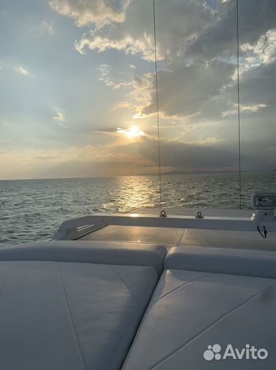 Аренда яхты (морские прогулки)