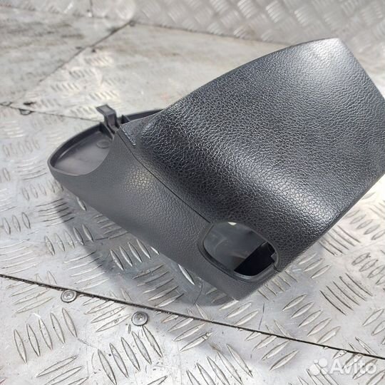 Кожух рулевой колонки Renault Logan K7J 2006