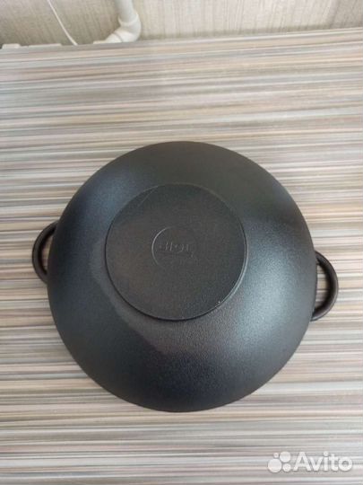 Сковорода чугунная WOK 280 мм