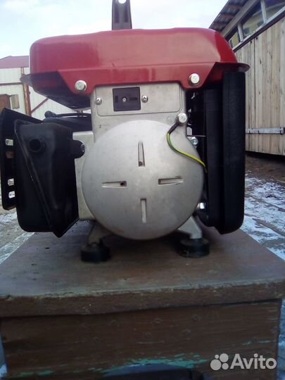 Бензогенератор новый