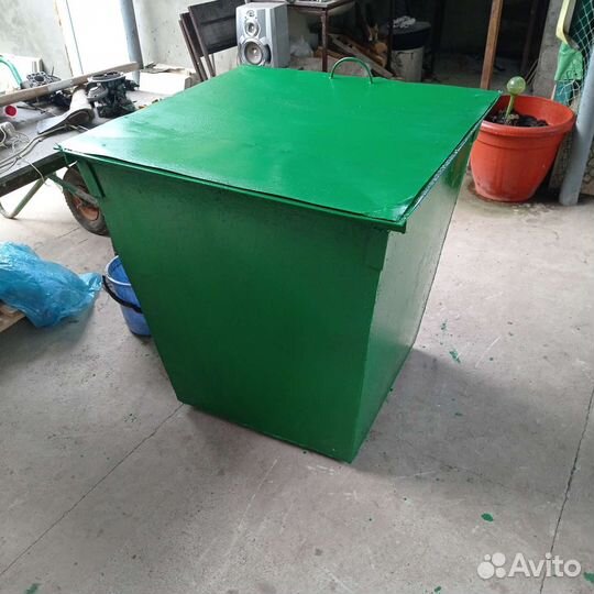 Мусорный контейнер металлический