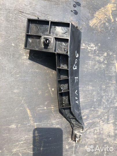 Направляющая заднего бампера Сузуки Гранд Витара