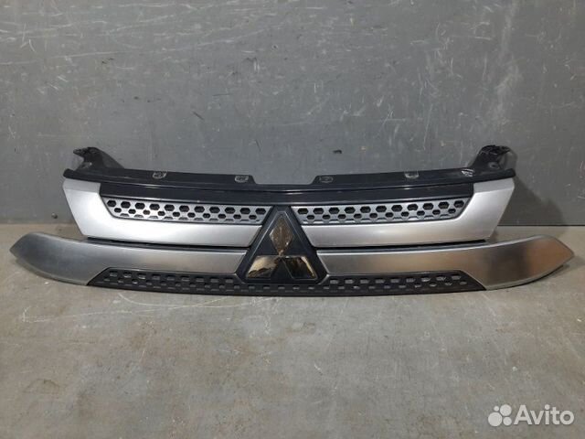 Решетка радиатора Mitsubishi Outlander GF