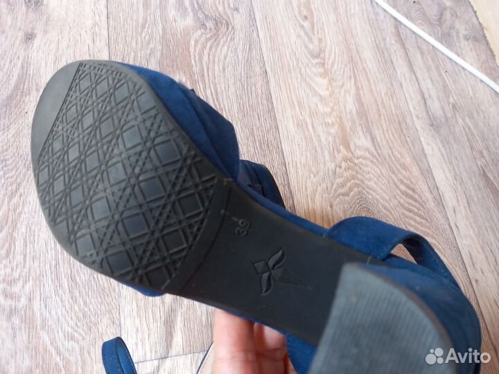 Босоножки женские 39 р
