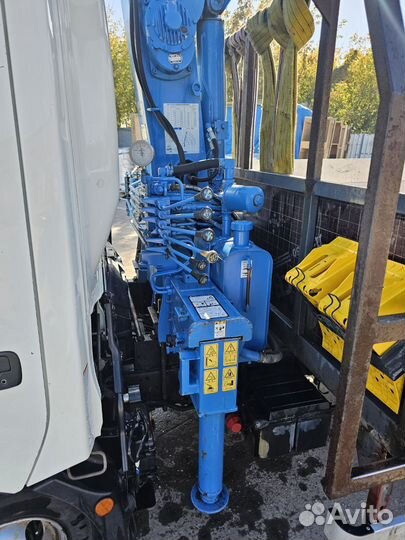 Hino 300 (Dutro) с КМУ, 2017