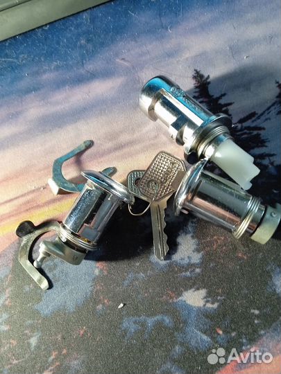 Личинки с замком багажника ваз 2105,2107 в сборе