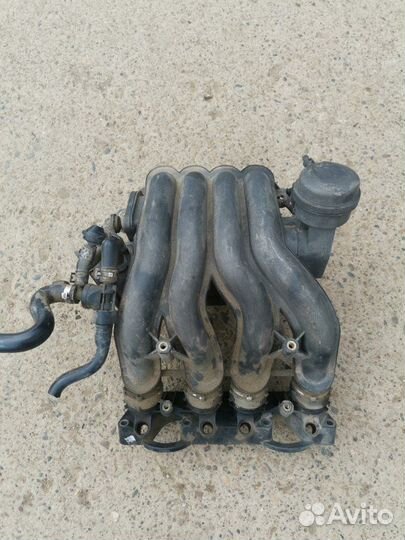 Коллектор впускной Audi A4 B7 ALZ 2006