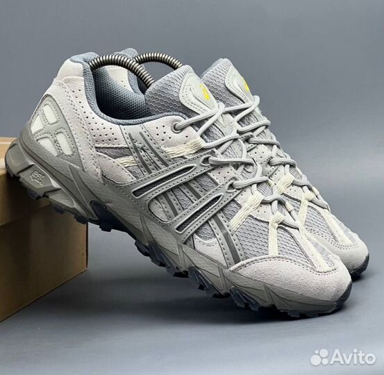 Новинка Asics Sonoma