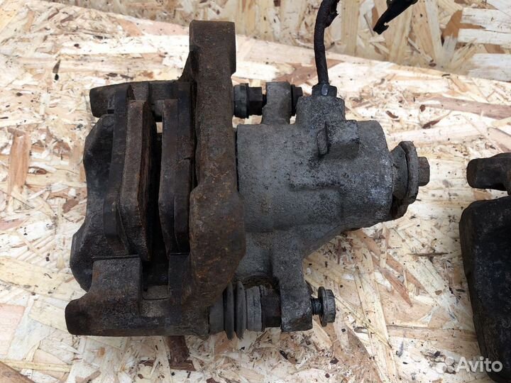 Суппорт передний задний левый правый Пежо 307