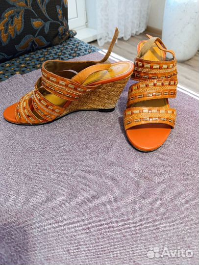 Босоножки женские