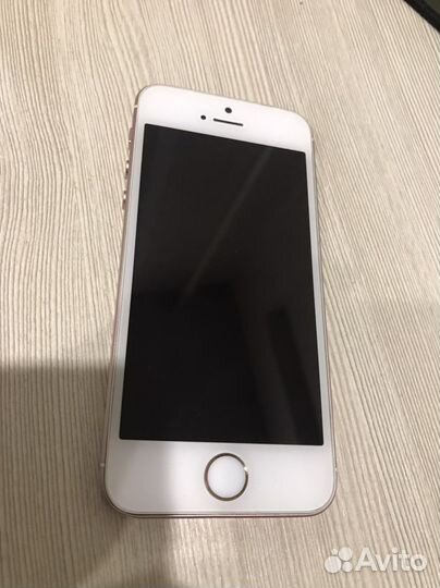 Телефон iPhone se