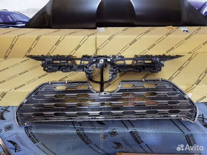 Решетка радиатора Toyota Rav4 XA50 2018-2023