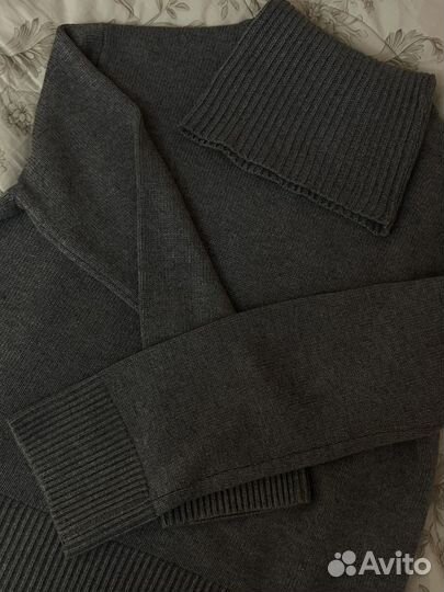 Свитер женский