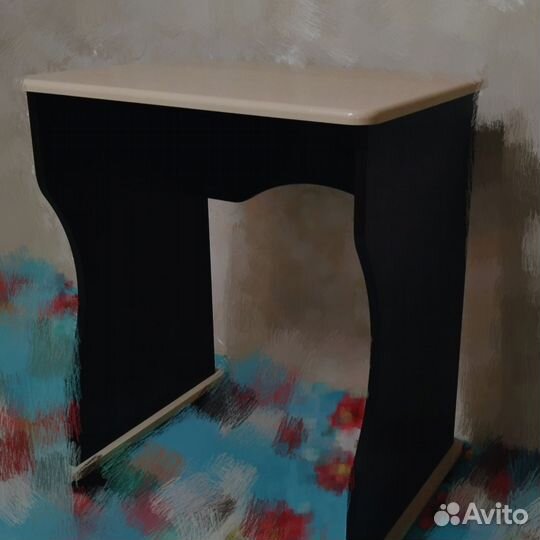 Туалетный/компьютерный столик