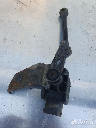 Датчик положения кузова задний Volvo V60 универсал