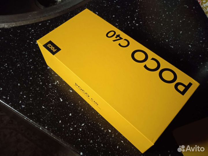Телефон Poco c40