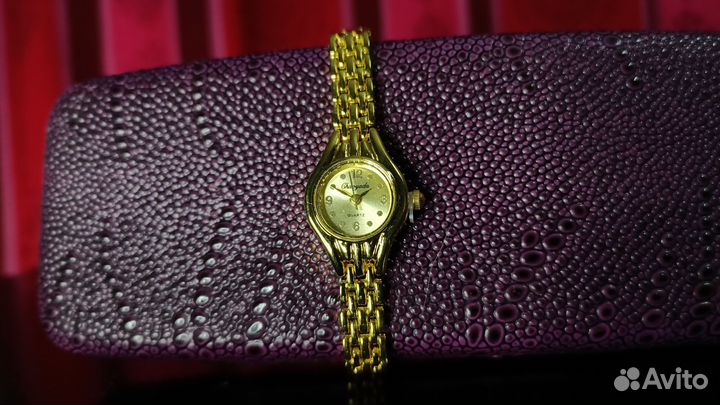 Наручные золотые часы