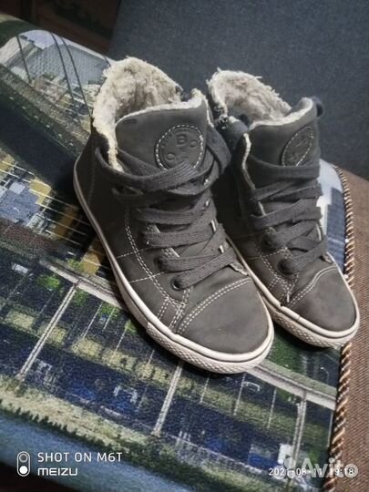 2 пары обуви. Кеды Zara, зимние ботиночки Puuhtu