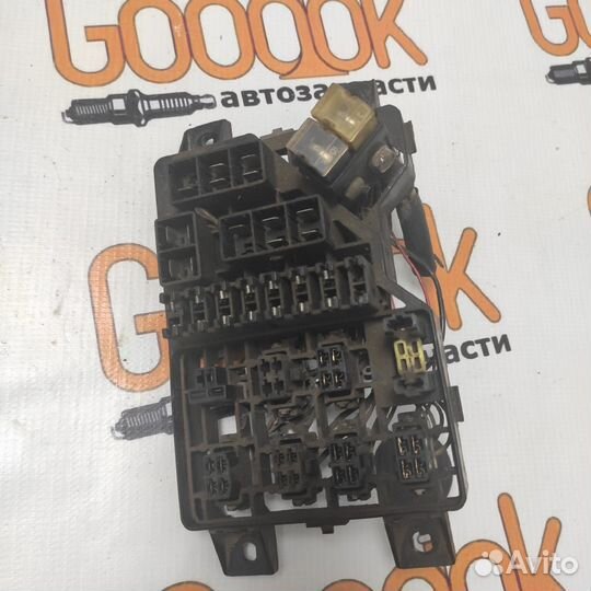 Блок предохранителей Mitsubishi Pajero 2