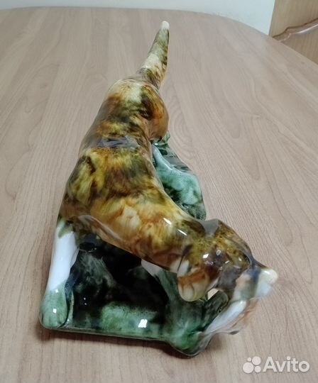 Фарфоровая статуэтка 