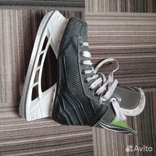 Хоккейные коньки bauer