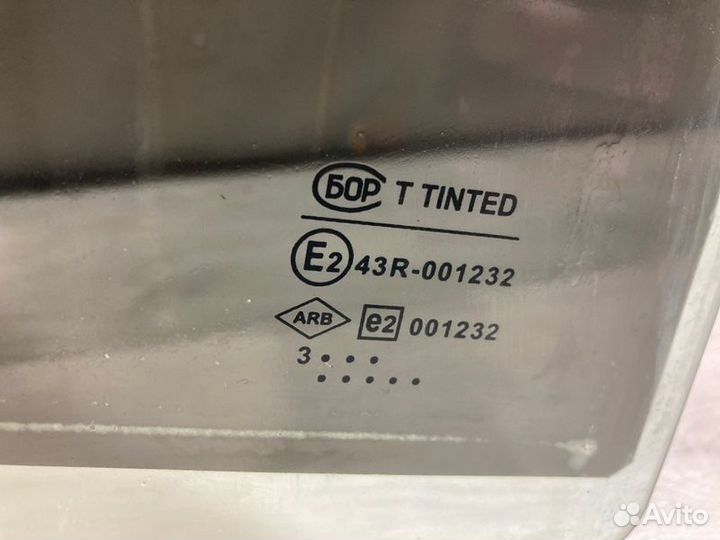 Стекло двери заднее правое LADA Largus 2014