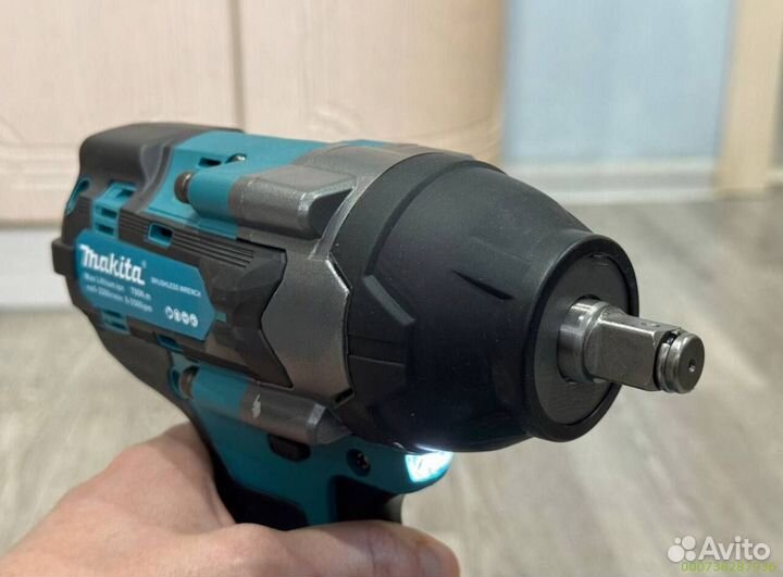 Аккумуляторный гайковерт Makita для работы