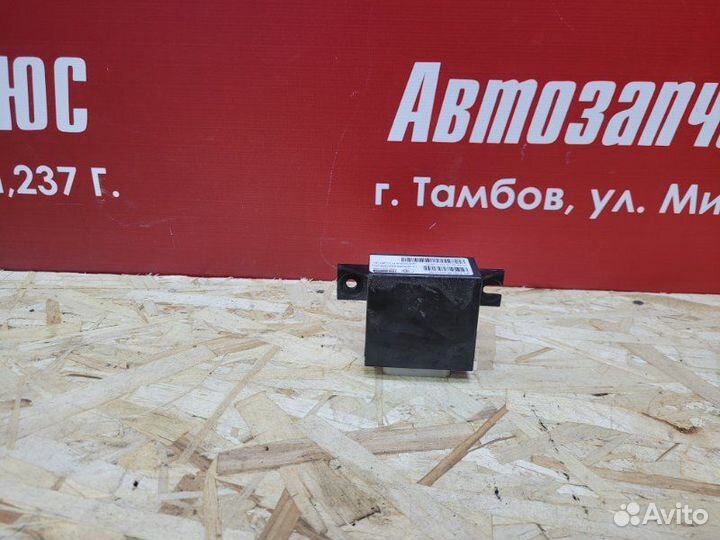 Блок управления центральным замком Лада Гранта