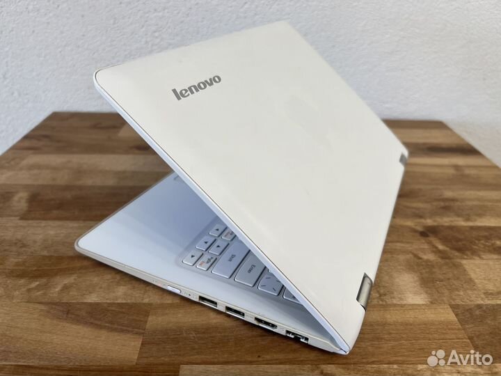 Красивый быстрый сенсорный ультрабук Lenovo