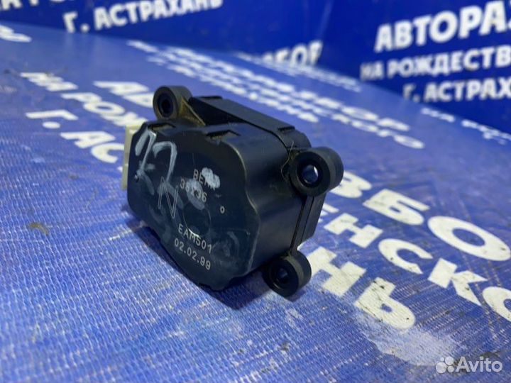 Моторчик заслонок отопителя Mercedes-Benz W220