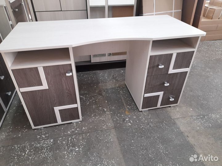 Письменный стол. Новый