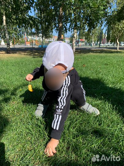 Спортивный костюм adidas