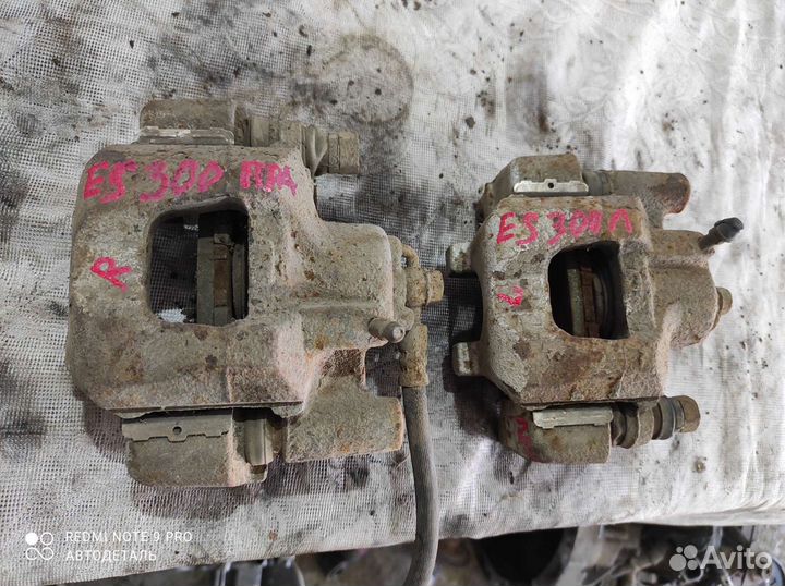 Задний суппорт lexus es300 Camry V40