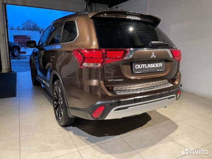 Mitsubishi Outlander 2.0 CVT, 2022